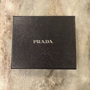 Authentic NWT Prada Nero Saffiano Card Holder